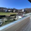 Appartamento 4.5 Locali all'Ultimo Piano a Breganzona con Balcone Panoramico e Posto Auto