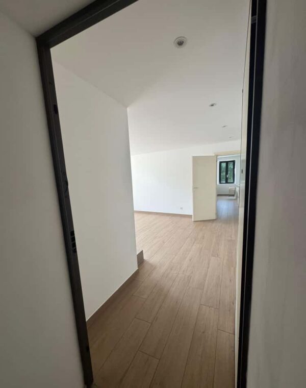 Elegante Duplex di 4.5 Locali con Vista Panoramica a Barbengo