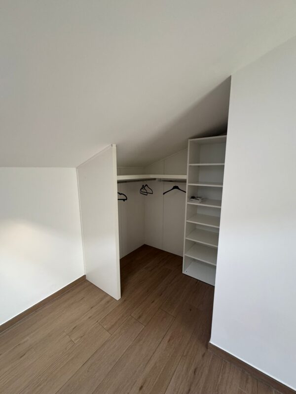 Elegante Duplex di 4.5 Locali con Vista Panoramica a Barbengo