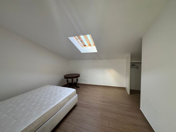 Elegante Duplex di 4.5 Locali con Vista Panoramica a Barbengo