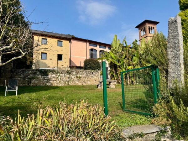 Elegante Duplex di 4.5 Locali con Vista Panoramica a Barbengo