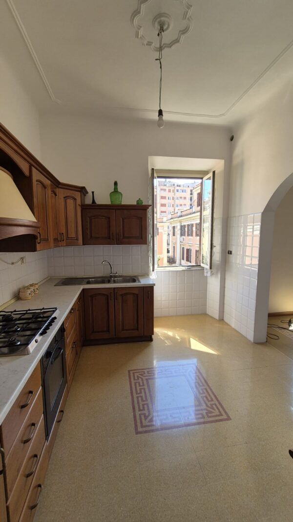29 RISERVATO! Elegante Appartamento stile Liberty 5 locali San Giovanni Roma